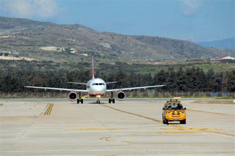 hermes larnaca airport flight schedule.